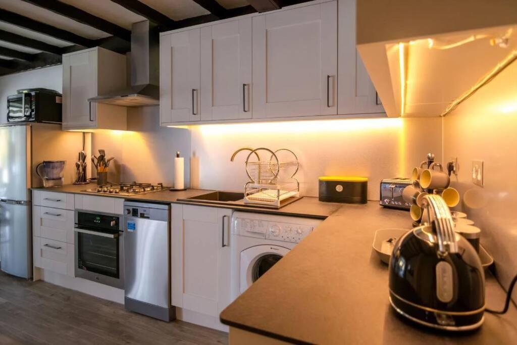 A Bright And Spacious Gem Holiday home Staines-upon-Thames